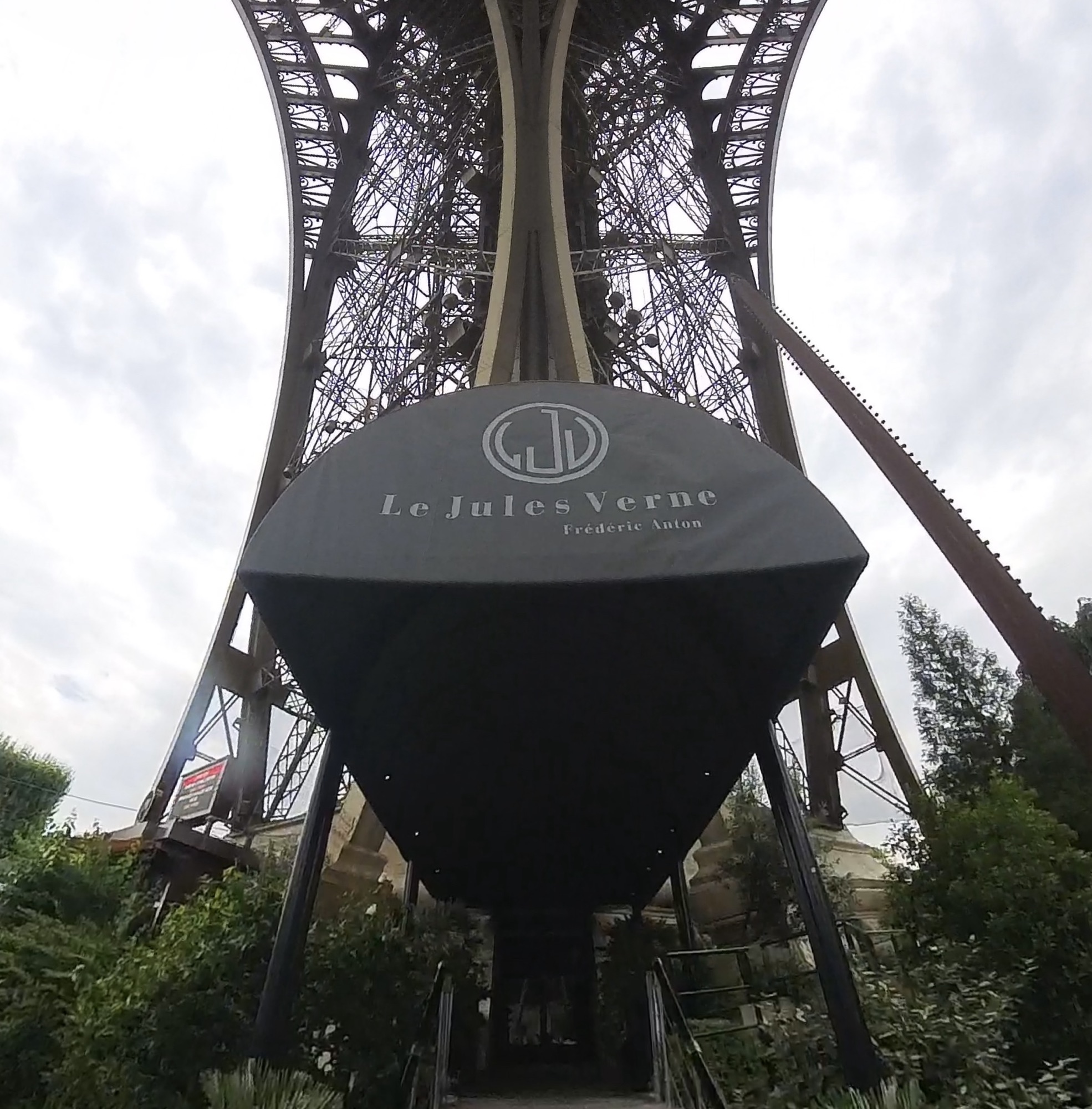 Jules Verne – Tour Eiffel